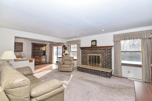 8005 Abbott Ave, Greendale, WI 53129-1012