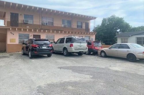 509 9th St, Belle Glade, FL 33430-3798