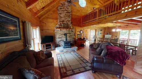 613 Evans Hollow Rd, Maze, PA 17094-8954
