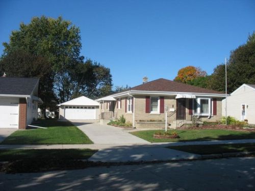1614 17 St, Manitowoc WI  54220-6128 exterior