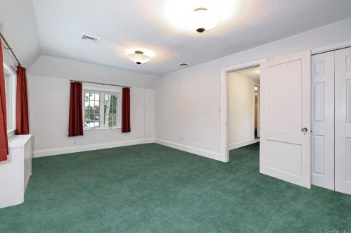 23 Lewis Ave, Hartsdale NY  10530-2803 exterior