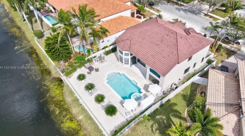 3586 143rd Ave, Hollywood FL  33027-4704 exterior