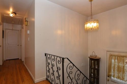 609 Jefferson Ave, North Lindenhurst, NY 11757-2903