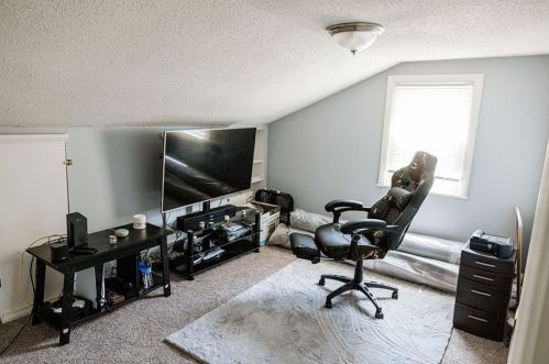 12 Haslam St, North Providence RI  02904-3218 exterior