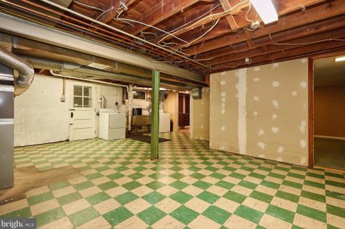 6804 Jefferson Ave, Falls Church VA  22042-1932 exterior