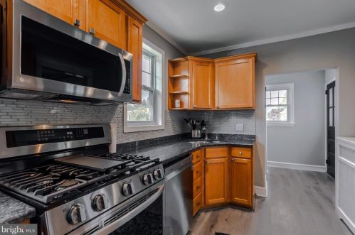 2154 County Line Rd, Ardmore PA  19003-3027 exterior