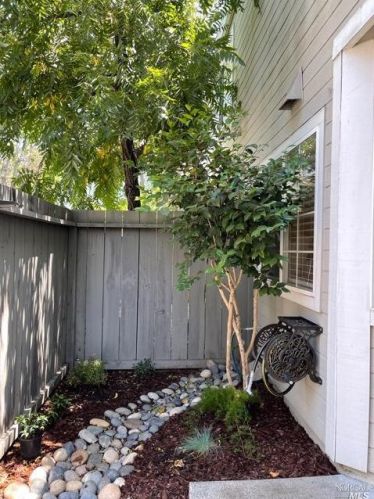 1460 Townview Ave, Santa Rosa, CA 95405-7561