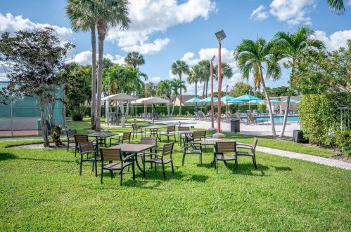 160 Lk Meryl Dr, West Palm Beach FL  33411-3396 exterior