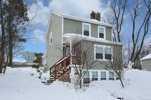 19 Sand St, Garnerville, NY 10923-1413