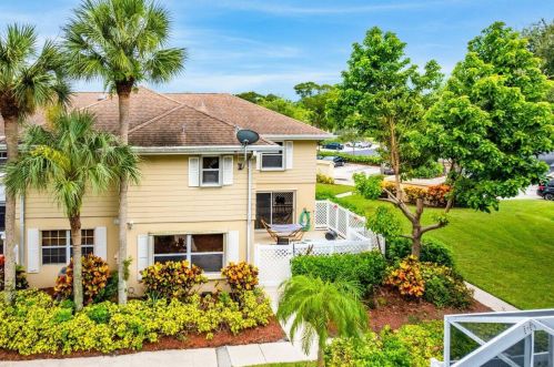 5901 Wheatley Ct, Boynton Beach, FL 33436-9095