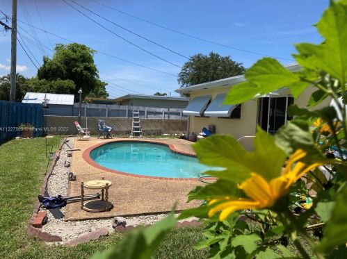 2010 31st Ct, Hollywood FL  33021-4414 exterior