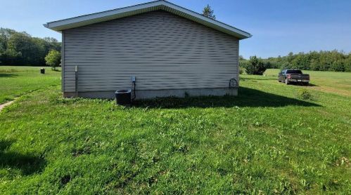 2147 Best Ln, Shell Lake WI 54871-4448 exterior