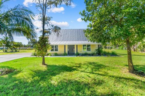 6900 Cleary Pines Trl, West Palm Beach, FL 33413-3466