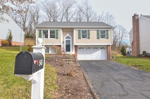 545 Cherryhill Dr, Bridgeville, PA 15017-1176