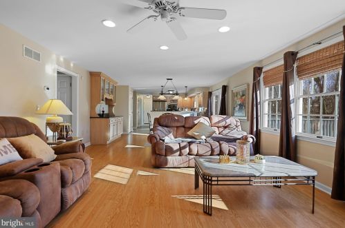 56 Sherwood Cir, West Enola PA  17025-1840 exterior