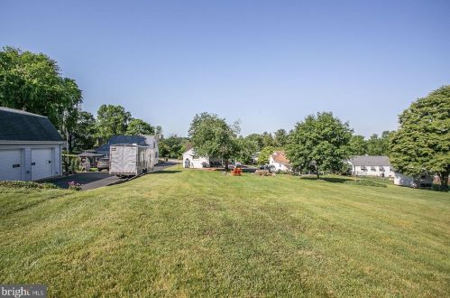 808 Maple Ave, Limerick PA  19468-2987 exterior