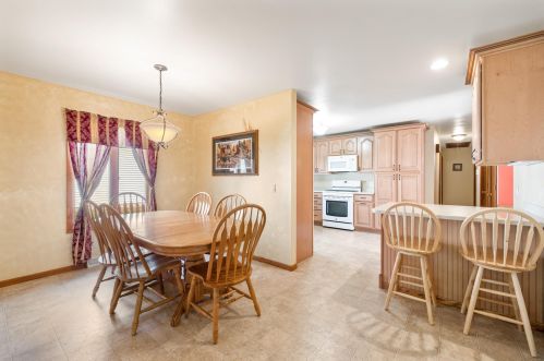 29632 Clover Ln, Waterford WI  53185-5004 exterior