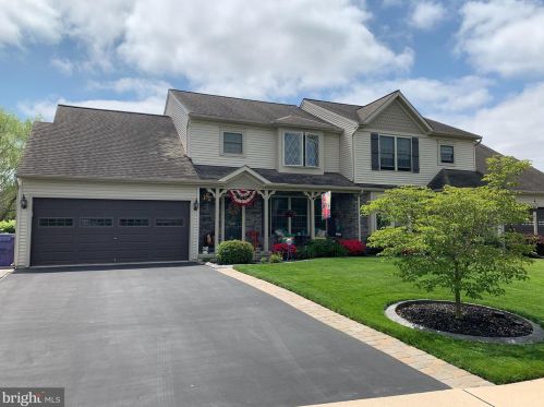 4439 Green Park Dr, Mount Joy, PA 17552-8888