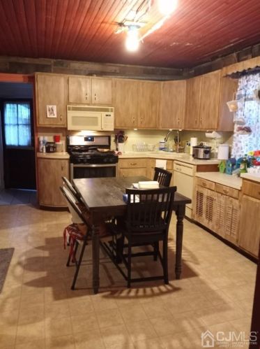 305 Oak Tree Ave, South Plainfield NJ  07080-4410 exterior