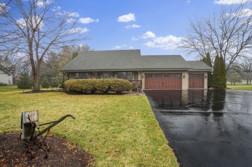 30916 Kramer Dr, Waterford, WI 53185-3324