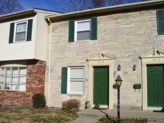 1613 Dorchester Dr, Blmgtn IN  47401-6645 exterior