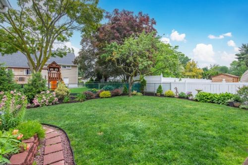 36 Morley Ln, Bloomfield NJ  07003-4309 exterior