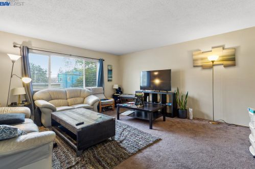 3426 Boston Ave, Oakland CA 94602-2905 exterior