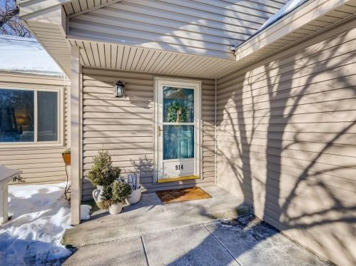 914 99th Cir, Minneapolis, MN 55434-2600