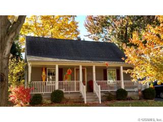 12 Franklin St, Holley, NY 14470-1006