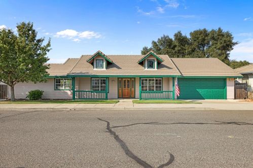 1148 Kimball St, Valley Home, CA 95361-2520