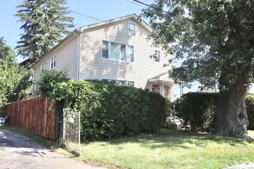 72 Fiske Ave, Bridgeport, CT 06606-2544
