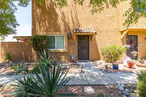 854 Cochise Dr, Phoenix, AZ 85020-1543