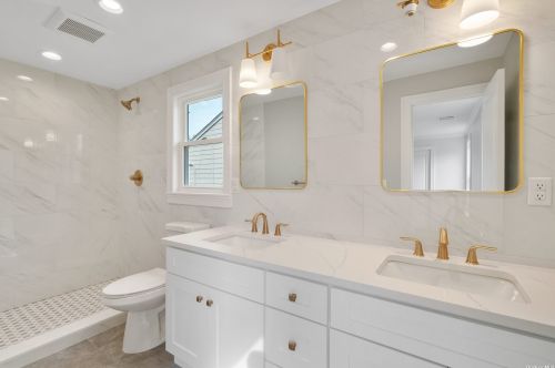 3 Baylis Pl, Lynbrook NY  11563-4203 exterior