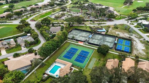 4315 Lakewood Dr, Delray Beach FL  33445-9004 exterior