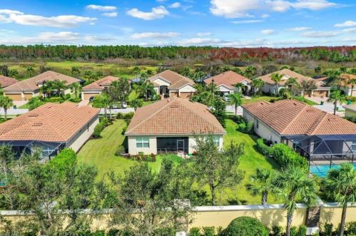 9308 Fieldstone Ln, Naples, FL 34120-5250