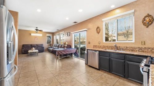14561 Hummingbird Rd, Victorville CA  92394-7574 exterior