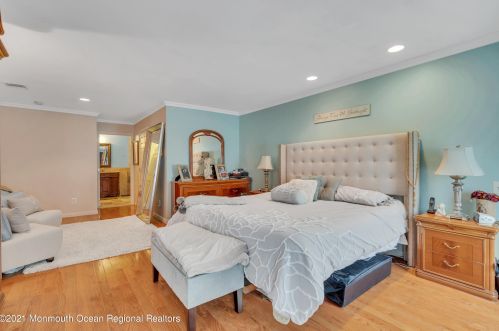 142 Serpentine Dr, Morganville NJ  07751-1400 exterior