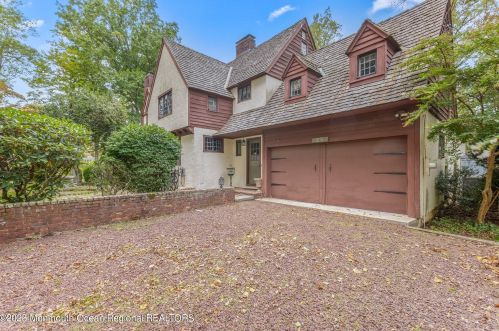 25 Schanck St, East Freehold NJ  07728-1844 exterior