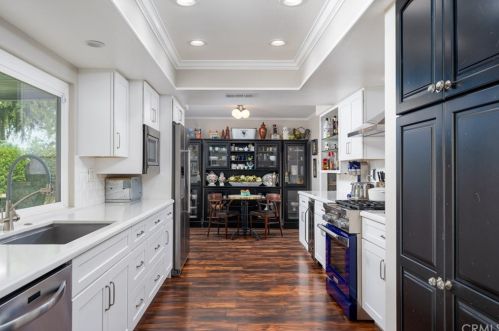 5199 Saratoga Ave, Cypress CA  90630-4449 exterior