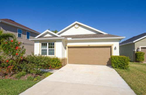 5705 Pine Trail Cir, Port Saint Lucie FL  34983 exterior