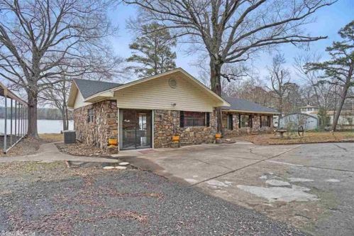 426 Round Mountain Ln, London, AR 72847-9034