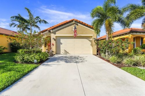 1286 Manado Dr, Naples, FL 34113-8470