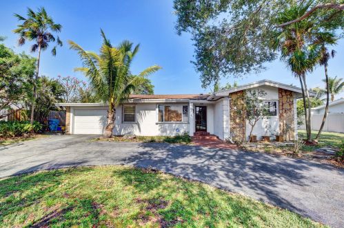 3112 Canal Dr, Boynton Beach, FL 33435-8145