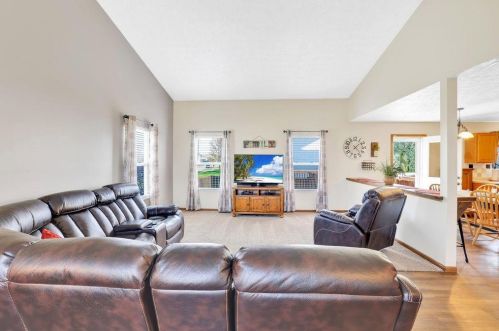 1565 Roscommon Dr, Pataskala OH  43062-7018 exterior