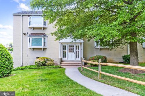 2920 Willston Pl, Falls Church, VA 22044-2855
