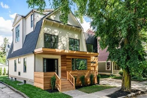 29 Thorndike St, Brookline, MA 02446-2405