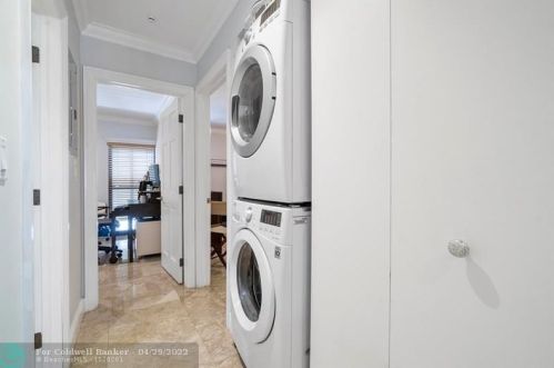 8288 Dundee Ter, Hialeah FL  33016-1405 exterior