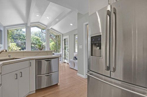 1725 Hampton Ave, Redwood City CA  94061-2608 exterior