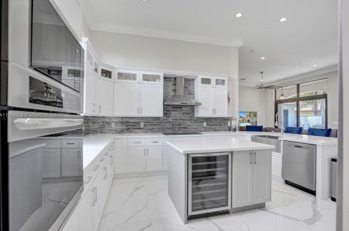 3821 185th Ave, Hollywood FL  33029-2712 exterior