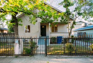 3343 Illinois Ave, Fresno, CA 93702-2024
